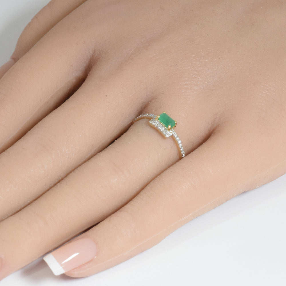 <span style="color:purple">SPECIAL!</span> .46ct G SI 14K Yellow Gold Diamond & Emerald Gemstone Band Ring Size 6.5