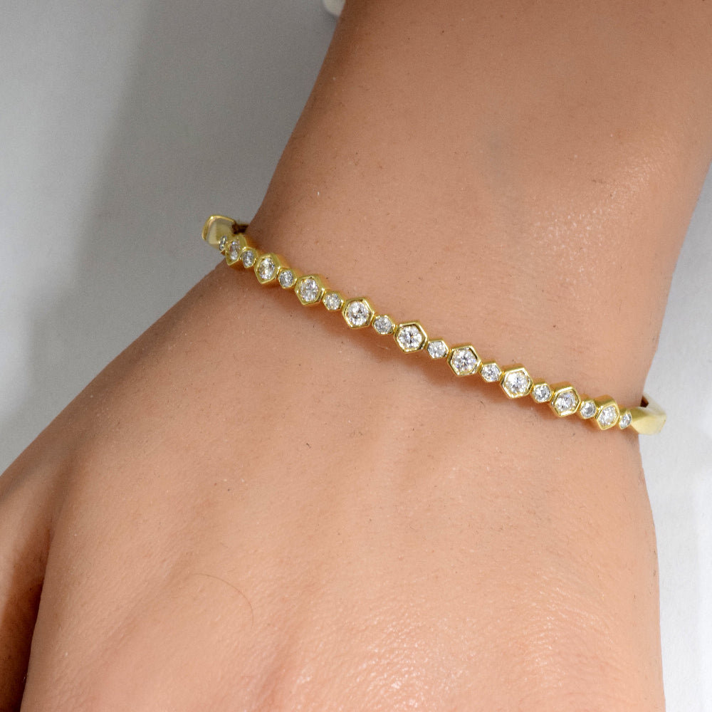 .97ct G SI 14K Yellow Gold Diamond Diamond Bangle Bracelet