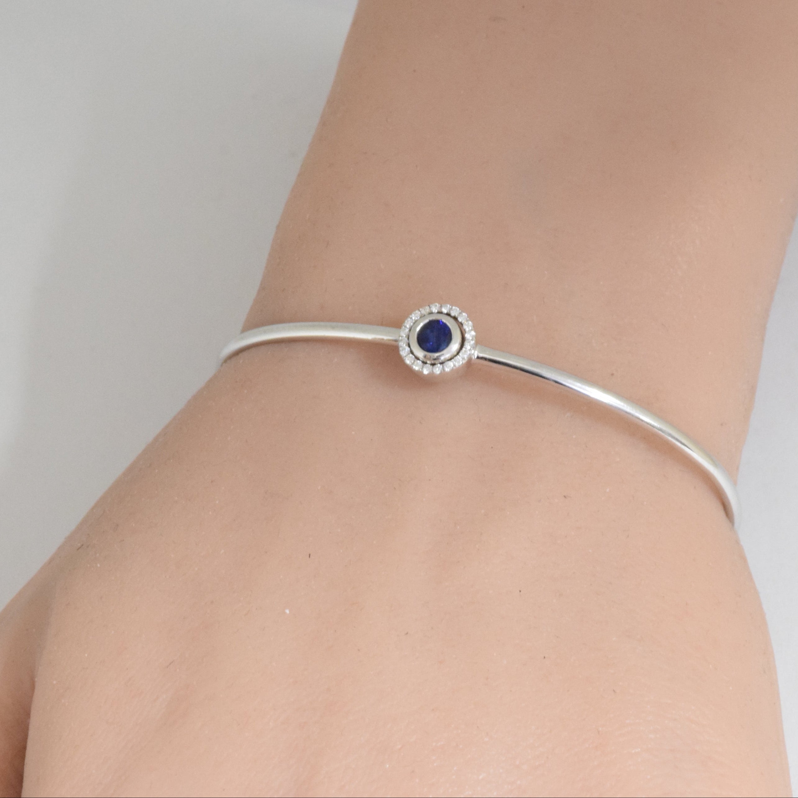 <span>GEMSTONE CLOSEOUT </span>! .42cts 14k White Gold Round Blue Sapphire & Diamond Bangle Wrist Size 7"