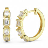 <span style="color:purple">¡ESPECIAL!</span> Aretes de aro de oro amarillo de 14 kt con diamantes talla esmeralda de .85 ct G SI