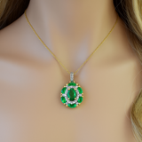 <span style="color:purple">¡ESPECIAL!</span>.89 ct G SI Diamante y Esmeralda en Oro Amarillo de 14K Colgante con Cadena de 18"