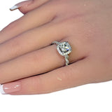 <span style="color:purple">¡ESPECIAL!</span> Anillo de compromiso de oro blanco de 14 quilates con diamante radiante de 1,42 ct G SI y banda torcida. Talla 6.5