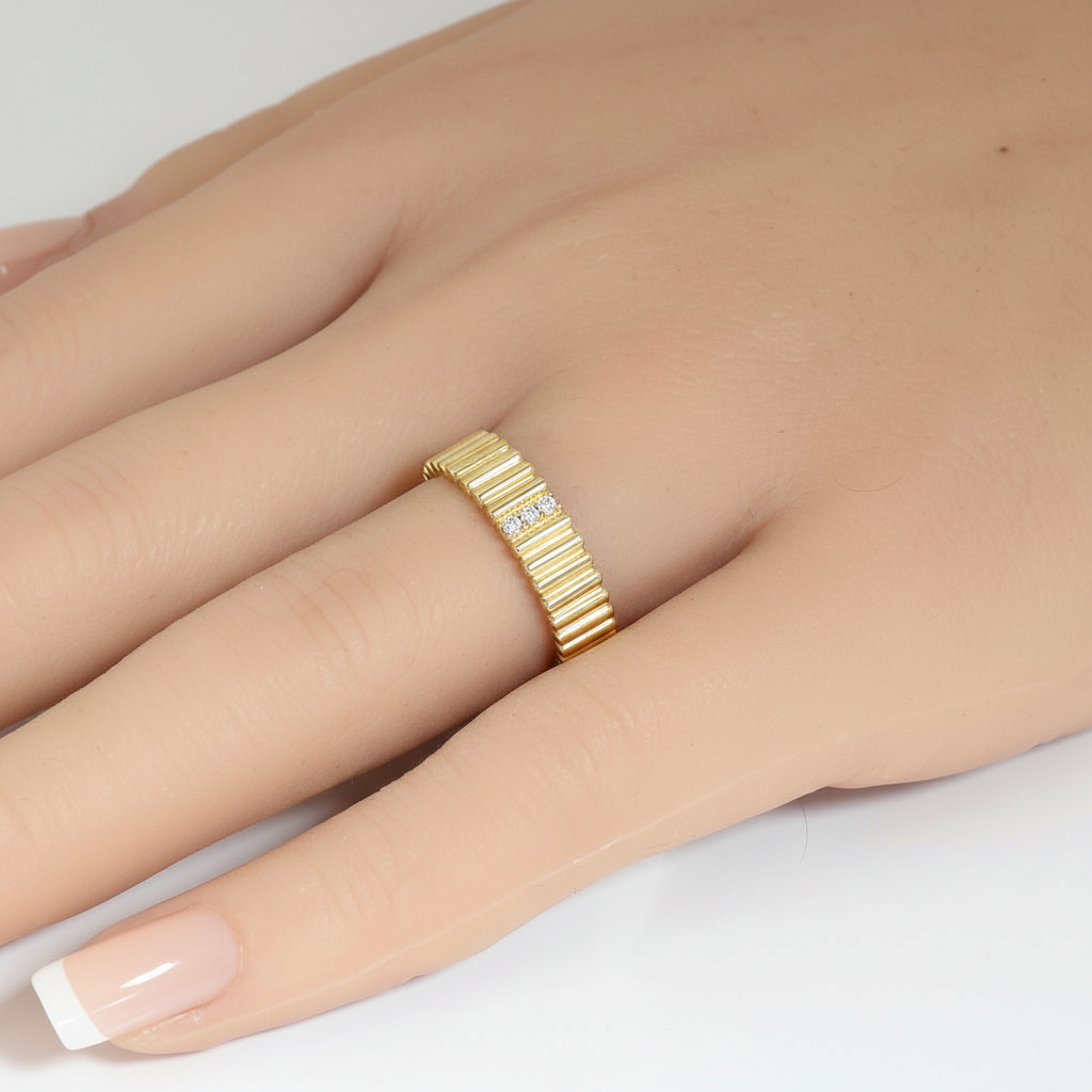  .06ct G SI 14kt Yellow Gold Fluted Diamond Band Ring Size 6.5