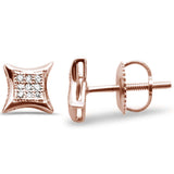 <span>¡LIQUIDACIÓN DE DIAMANTES! </span>Pendientes de oro rosa de 10K con diamante cuadrado de .06ct G SI micro pavé