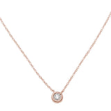 <span>¡LIQUIDACIÓN DE DIAMANTES! </span>Colgante de diamante redondo solitario con bisel de oro rosa de 14 quilates de 0,06 ct y collar de 18"