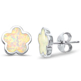 Aretes de plata de ley .925 con flor de ópalo blanco creado en laboratorio
